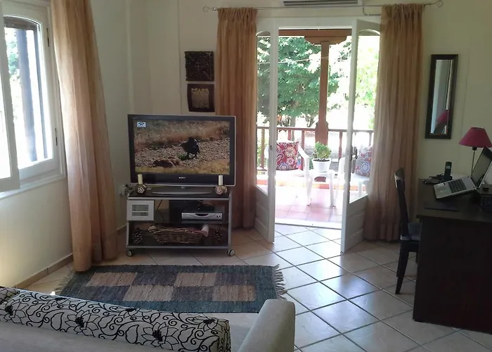 Beachfront For 8, Kalifteri Beach, Willa *