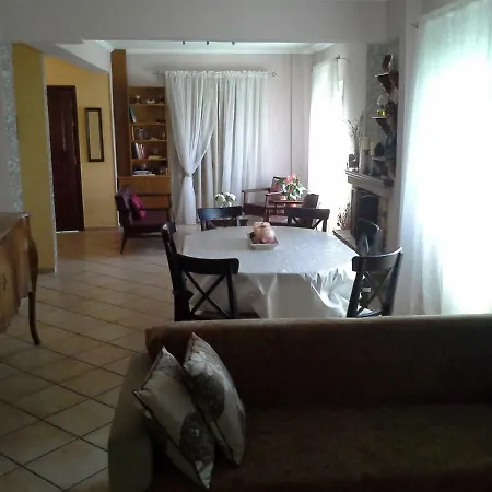 Beachfront For 8, Kalifteri Beach, Villa *